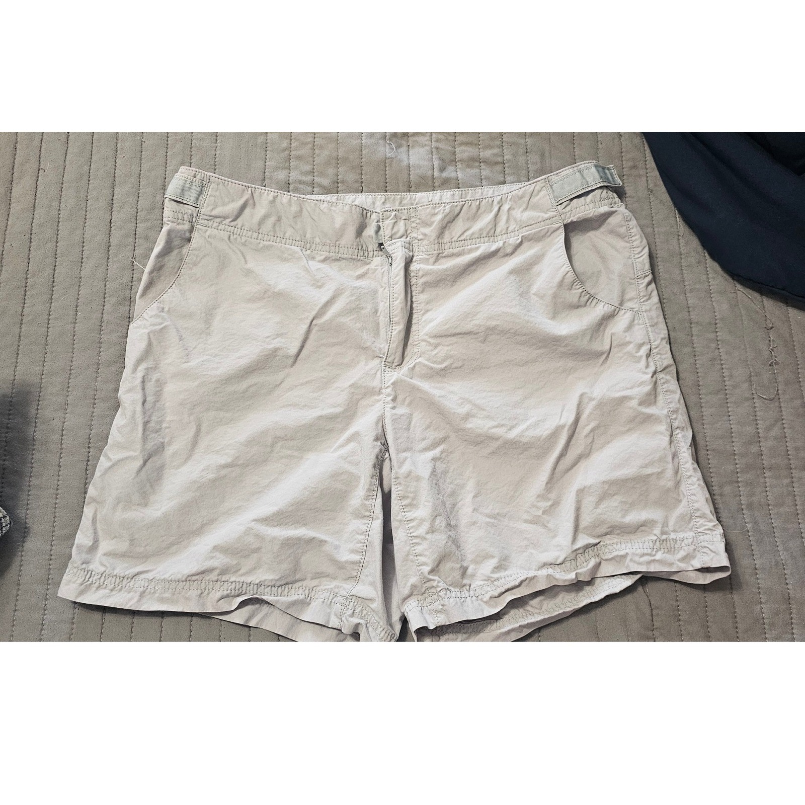 Eddie Bauer Womens Gray Cotton Nylon Outdoor Hiking Utility Shorts Size 12